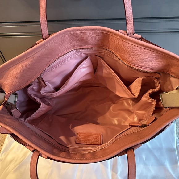 Coach - Picture 3 of 3